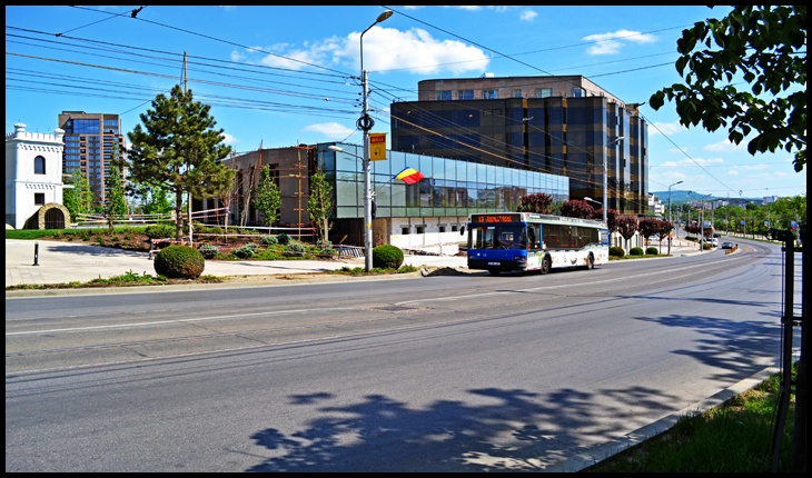 Măsuri drastice la Iași după ce județul a urcat în top 3 ca număr de infectări: transportul public redus, evenimente și adunări anulate
