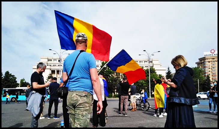 Aurelian Pavelescu: "Este momentul în care Piața Victoriei este pierdută de #rezist. S-a strigat ”jos guvernul”, guvernul liberal de data aceasta", Foto: Facebook / Cos Lucian