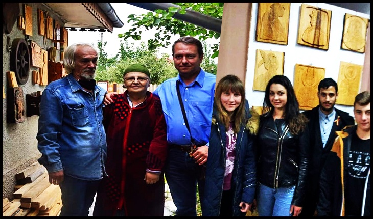 Colecție de 100 de lucrări în lemn înfățișându-i pe Voievozii, Eroii si marii oameni de cultură ai Neamului Românesc, dăruită Asociației Calea Neamului, Foto: Mihai Tîrnoveanu