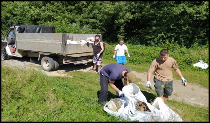 Campanie de ecologizare a pădurii Făget din partea Comunității Identitare Cluj, Foto: comunitateaidentitara.com
