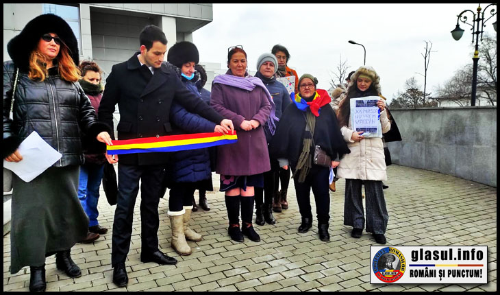 Avocata Iulia Medeleanu: "Deja acțiunile capătă o oarecare amploare, din ce în ce mai mulți oameni se trezesc"