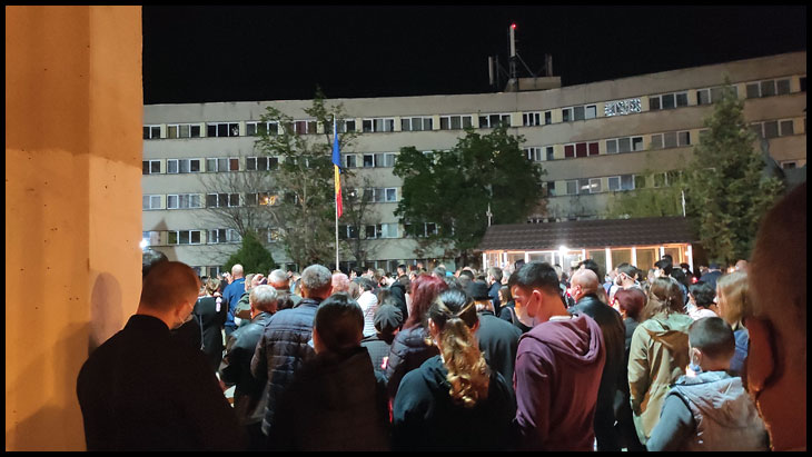 Experiență umilitoare pentru creștinii ortodocși în noaptea de Înviere: "Bogdaproste că am putut veni anul ăsta la biserică"