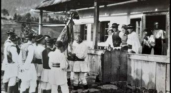 31 Ianuarie 1911 – Jandarmii unguri dau năvală peste o nuntă din Năsăud, sfâșiind “steagul miresei” pentru că era alcătuit din năframe roșii, galbene și albastre
