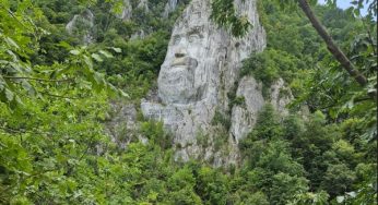Regele dac DECEBAL stă de strajă la hotarul de vest